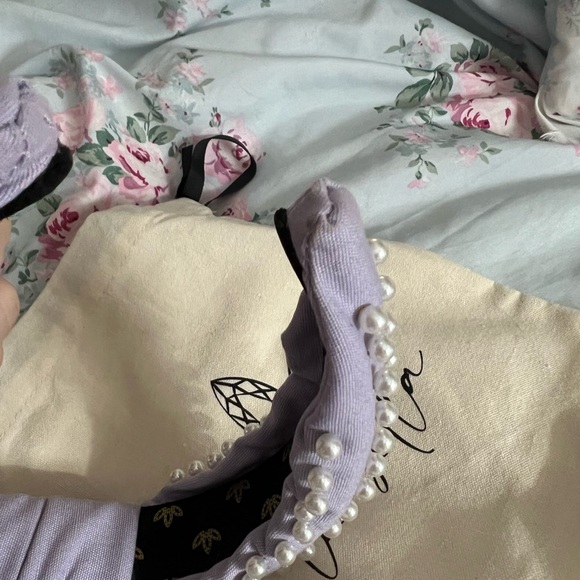 La Bella Light Purple Pearl Knotted Headband - Picture 5 of 11